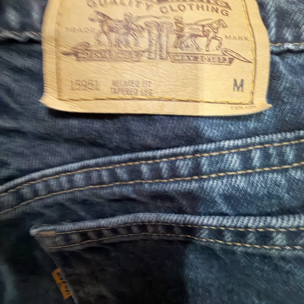 Levi’s Vintage 15951 jeans size 14
Relaxed Fit Tapered Leg
Inseam 30”